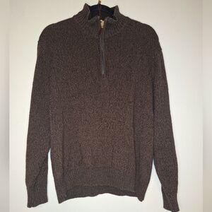 An Oscar De La Renta chocolate long sleeve sweater in a men's size large. EUC.